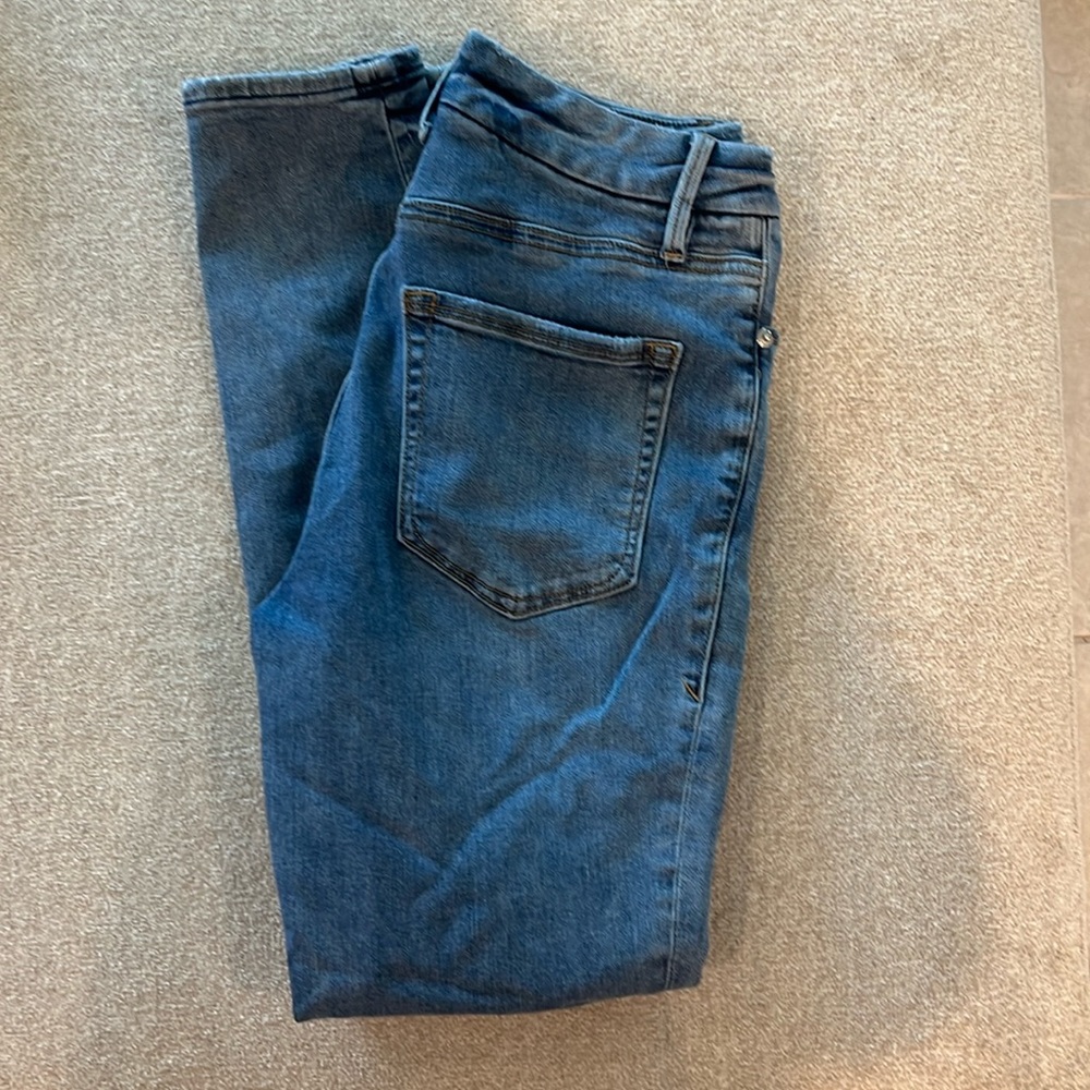 Good American skinny jeans. Size 28/6.